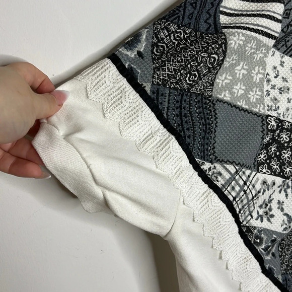 90s Vintage Quilted Patchwork Lace Trim Sweater Top - Picture 4 of 9